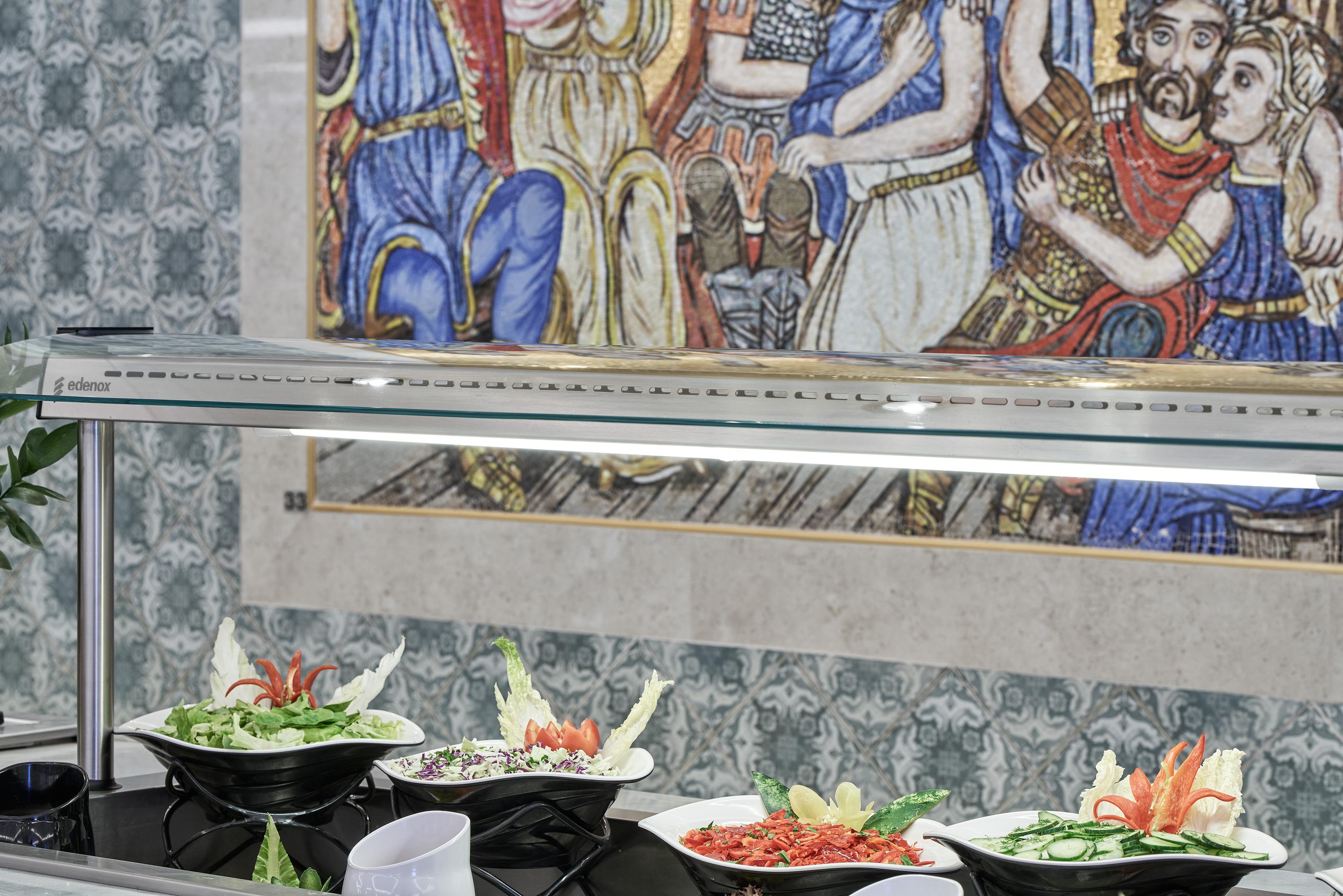 Kairaba Mythos Palace - Adults Only Kouspádhes Kültér fotó A salad bar in a restaurant