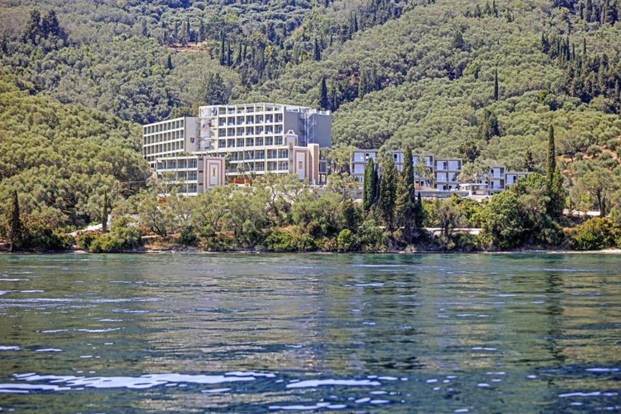 Kairaba Mythos Palace - Adults Only Kouspádhes Kültér fotó The hotel from the water